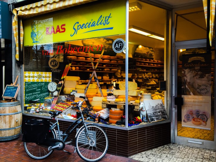Kaaswinkel Van Boheemen. Te Voet in de Stad. Foto Hendrik Elie Vanden Abeele