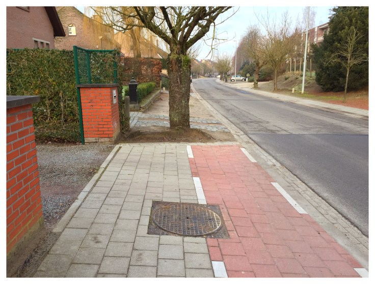 Voetpad stopt. Te Voet in de Stad. Foto Hendrik Elie Vanden Abeele