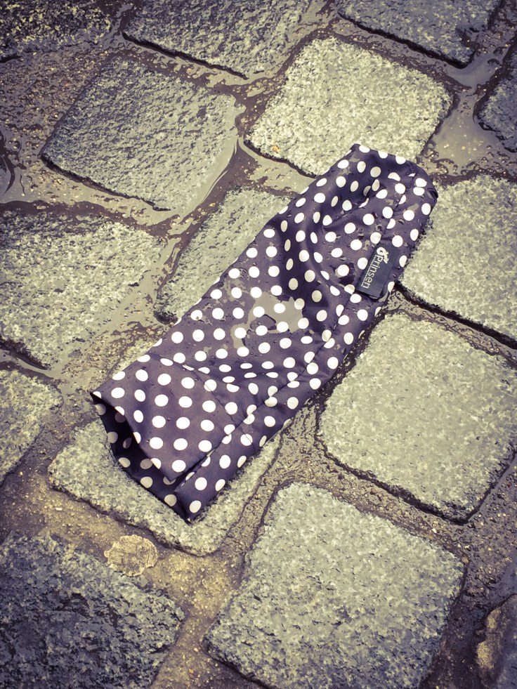 Paraplu. Te Voet in de Stad. Foto Hendrik Vanden Abeele