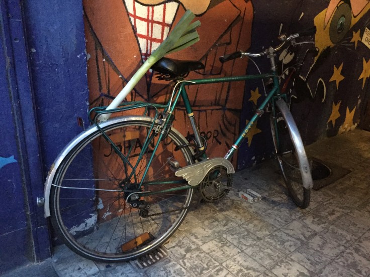 Preizig. Te Voet in de Stad. Foto Hendrik Elie Vanden Abeele