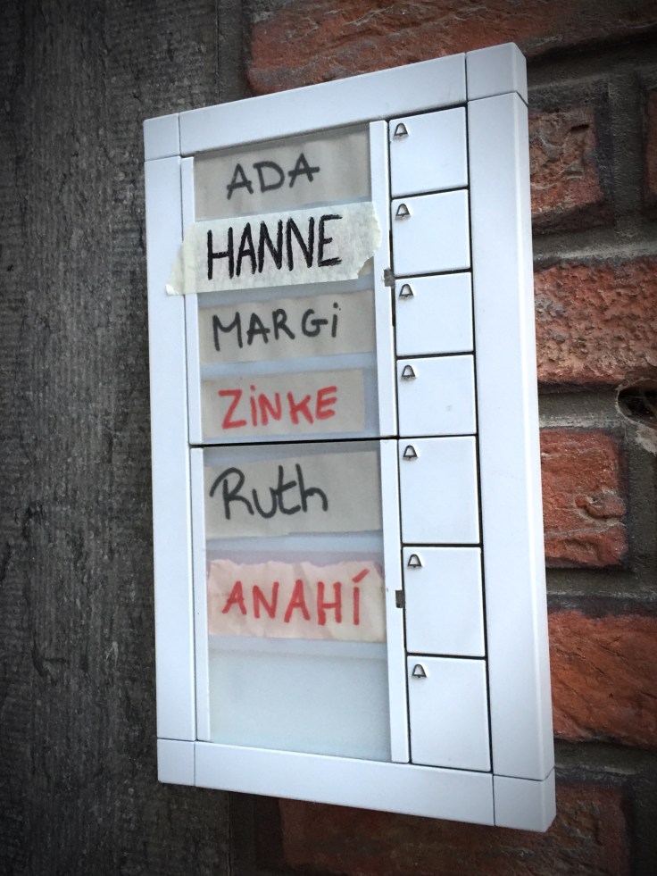 Zinke. Te Voet in de Stad. Foto Hendrik Elie Vanden Abeele