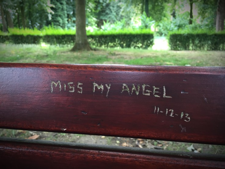 Angel. Foto Hendrik Elie Vanden Abeele Traen voor Te Voet in de Stad.