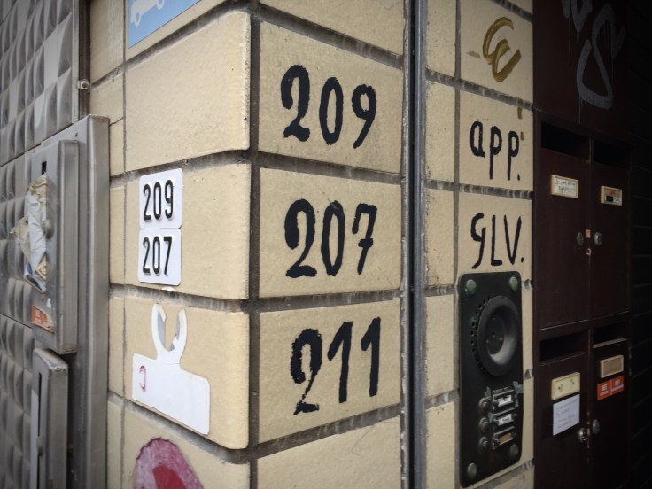 Nummer van het huis. Foto Hendrik Vanden Abeele