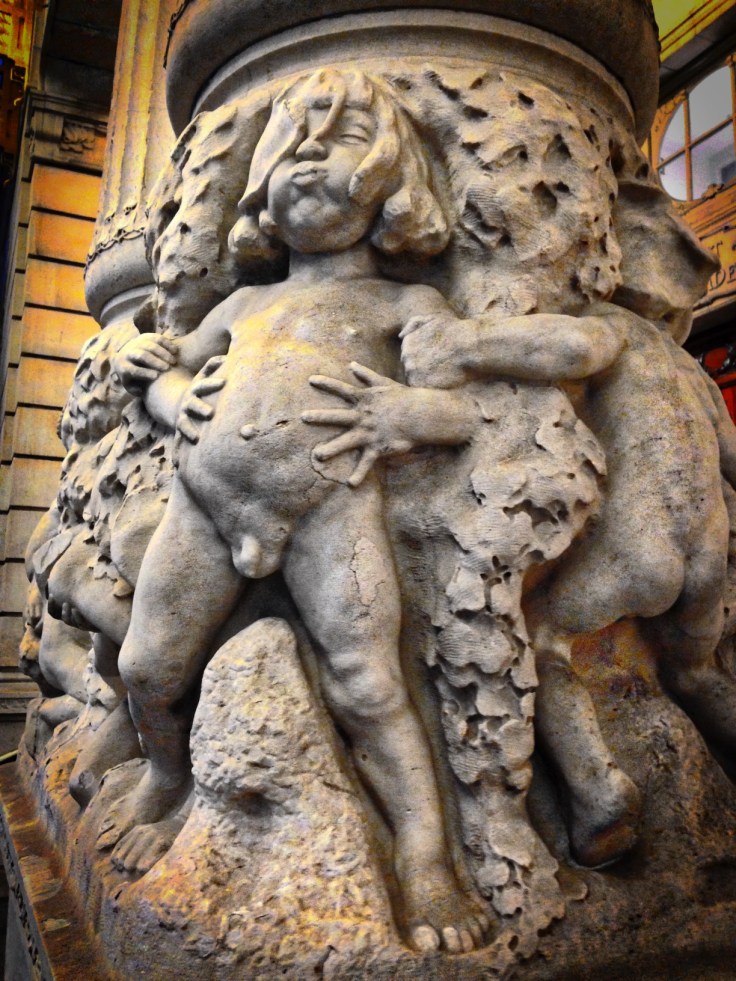 Buikje vol. Stockholm, Nybrogatan, 26 oktober 2014, Foto Hendrik Elie Vanden Abeele