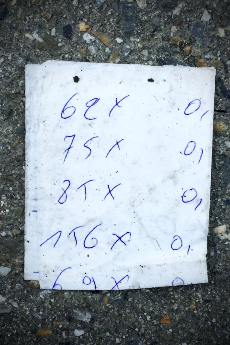 Groundtext #61 Berekeningen. Leuven, Brusselsestraat, 31 januari 2015, Foto Hendrik Elie Vanden Abeele. Te Voet in de Stad