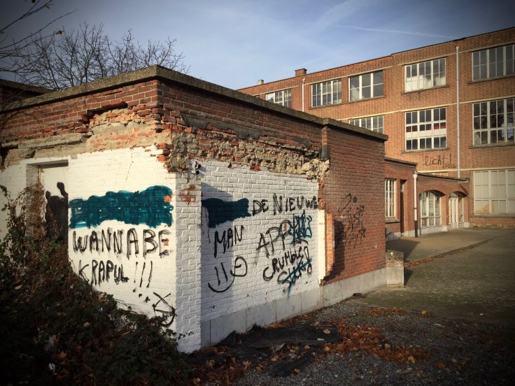 Wannabe Krapul Te Voet in de Stad