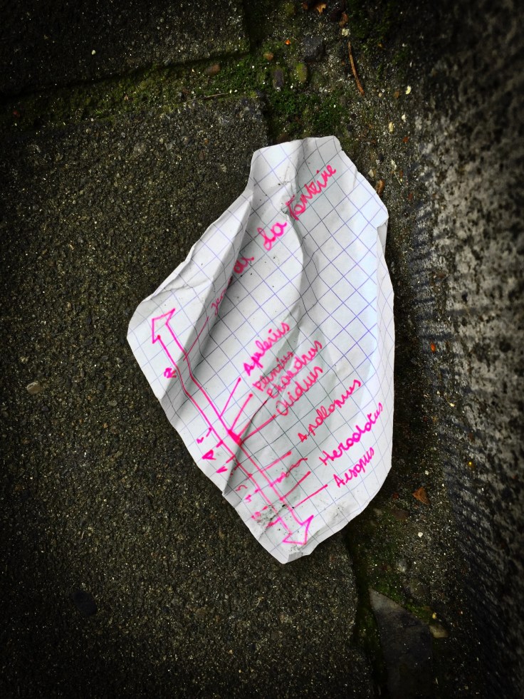 Groundtext #80 Fonteine. Leuven, Sint-Jacobsplein, 8 december 2015, Foto Hendrik Elie Vanden Abeele. Te Voet in de Stad