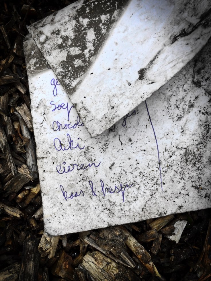 Groundtext #81 Kaas en hesp. Leuven, Tervuursevest, 7 december 2015, Foto Hendrik Elie Vanden Abeele. Te Voet in de Stad