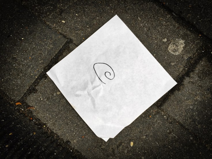 Groundtext #83 Apenstaartje. Leuven, Parijsstraat, 5 december 2015, Foto Hendrik Elie Vanden Abeele. Te Voet in de Stad