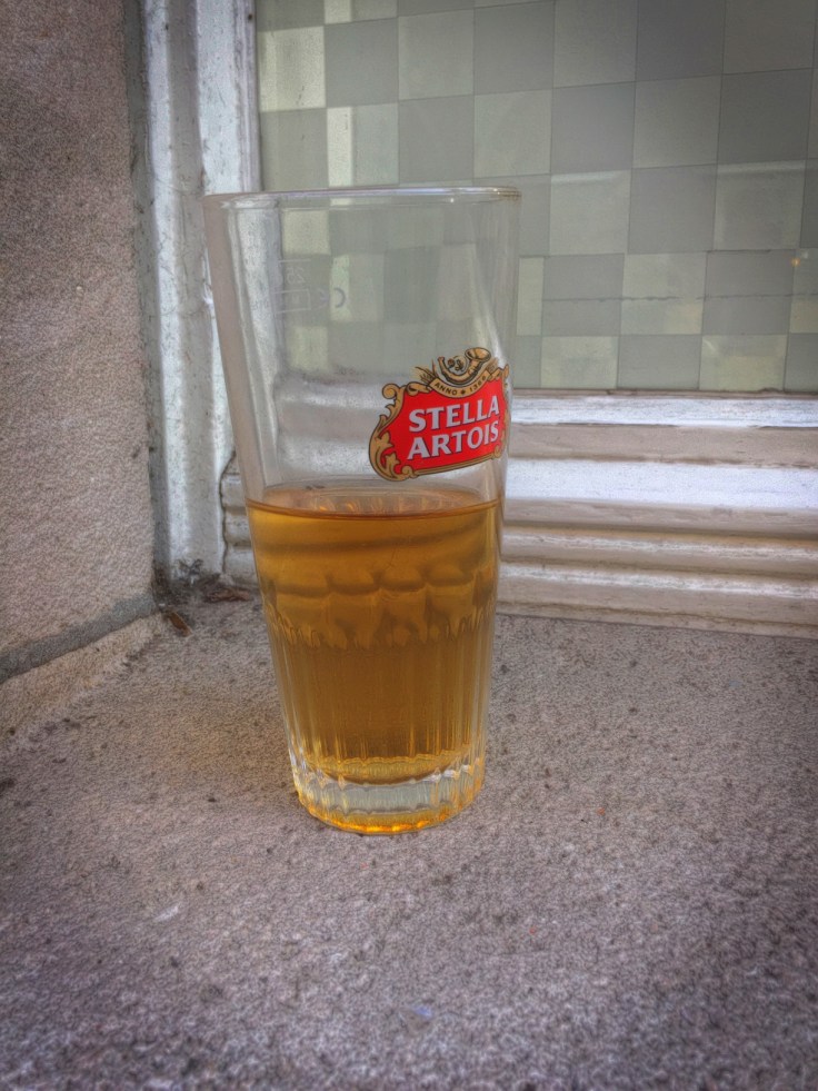 Booz #17. Waar m'n Stella staat. Leuven, Pensstraat, 16 februari 2015. Te Voet in de Stad. Hendrik Vanden Abeele