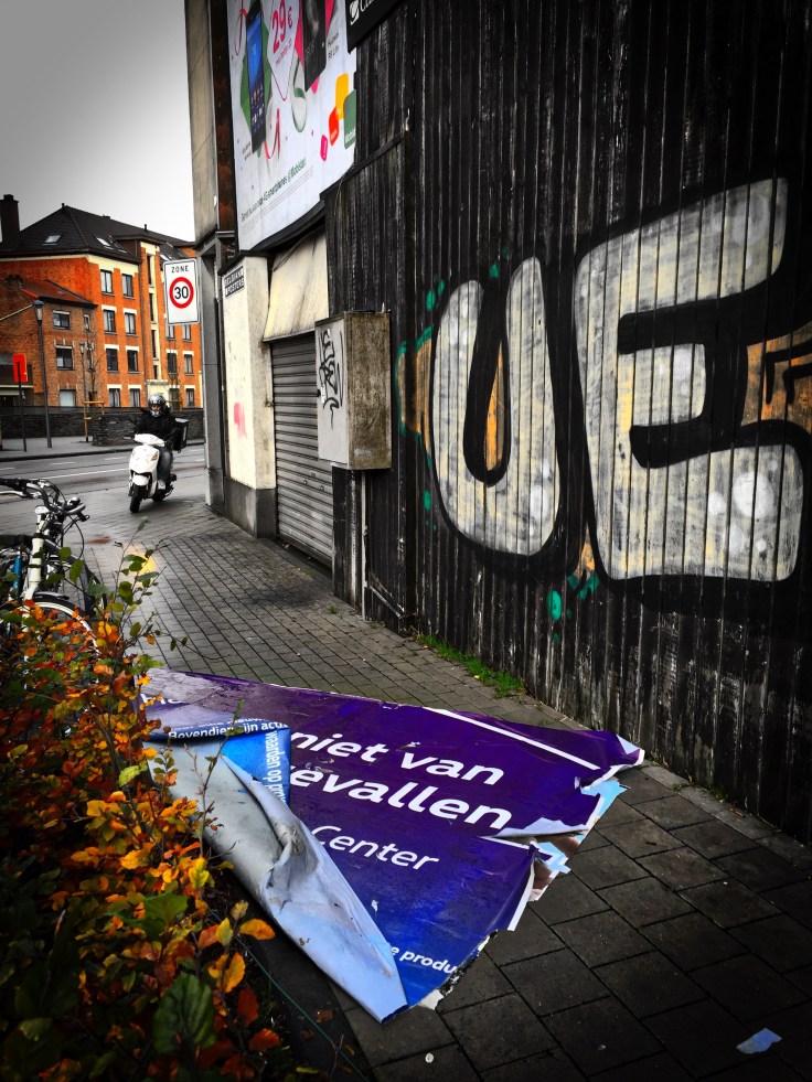 Niet van vallen. Leuven, Kapucijnenvoer, 29 november 2015, Foto Hendrik Elie Vanden Abeele. Te Voet in de Stad