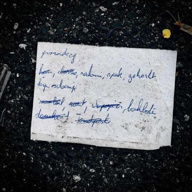 Groundtext #128 Tandpesto. Heverlee, IJzerenmolenstraat, 31 augustus 2015, Foto Hendrik Elie Vanden Abeele. Te Voet in de Stad