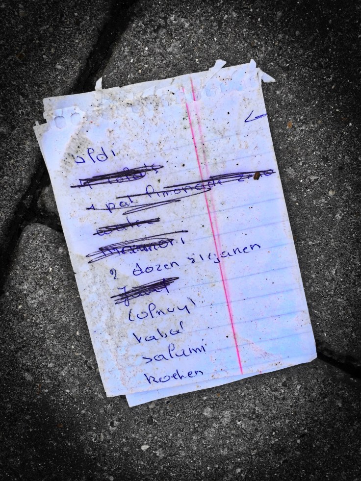 Groundtext #130 Sigaren. Leuven, Kapucijnenvoer, 16 augustus 2015, Foto Hendrik Elie Vanden Abeele. Te Voet in de Stad